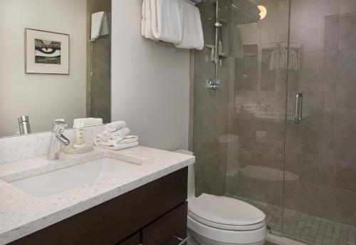 Ένα μπάνιο στο Lionshead Center #101 condo