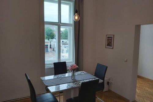 Lovely new 2 bedroom near hannovamarkt