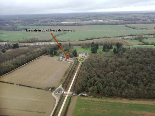 une vue aérienne du site proposé pour une exploitation avec champ dans l'établissement maison d'hôtes ed.André 10 personnes, à Azay-sur-Cher