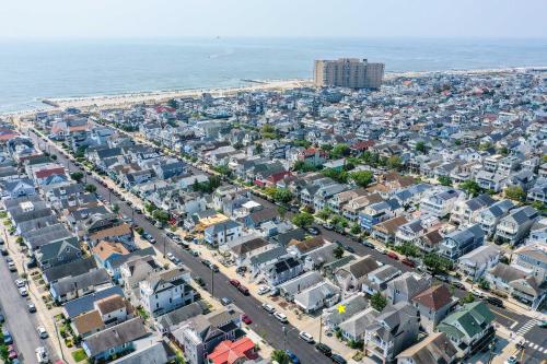 صورة لـ Darling Ocean City Cottage, 2 Blocks to Beach! في أوشن سيتي