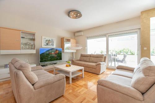 Apartment Relax whit big terrace 170m2 Near the best Beach in City
