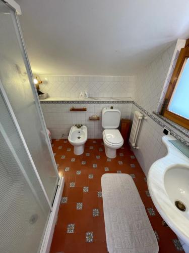 A bathroom at Casa Via Vigo