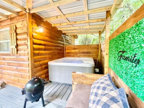 New Tiny cabin Hot tub Firepit Fenced yard photo 30