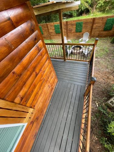 New Tiny cabin Hot tub Firepit Fenced yard photo 29