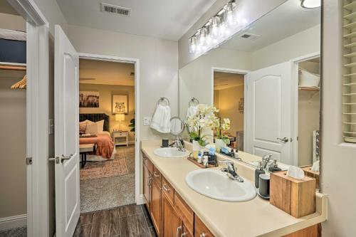 Gallery image of Family-Friendly Home, 6 Mi to Riverwalk Plaza in Bakersfield