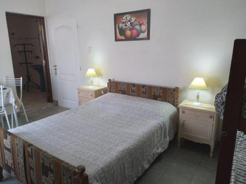 A bed or beds in a room at Alojamiento en Salta