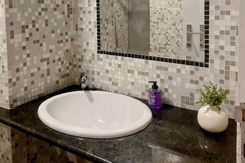 Almirante24 - Apartment with Garden - Ajuda Palace & Royal Treasure Museum