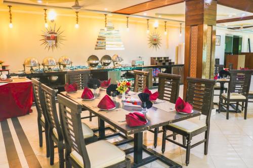 Restaurace v ubytování Hotel Crown Inn Multan