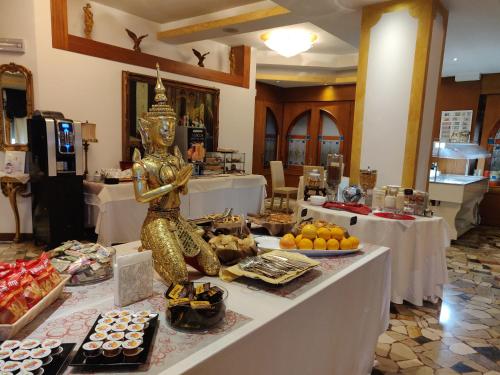 Jídlo v hotelu nebo okolí