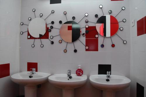 Bilbao Akelarre Hostel tesisinde bir banyo