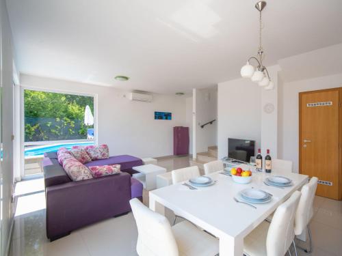 Χώρος καθιστικού στο Holiday Home Graziani by Interhome