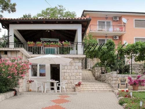 Budova, v ktorej sa apartmán nachádza
