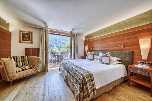 Majestic Hotel photo 2