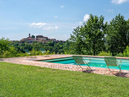 Bazén v ubytování Villa Bric del Vento by Interhome nebo v jeho okolí