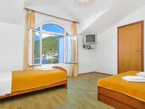 Posteľ alebo postele v izbe v ubytovaní Apartment Rubin-4 by Interhome