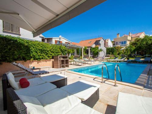 Bazén v ubytování Apartment Johanna by Interhome nebo v jeho okolí