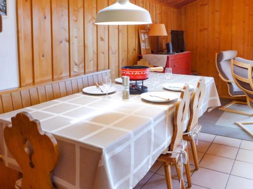 Posezení v ubytování Apartment Arvine combles by Interhome