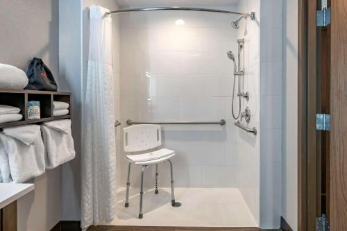Koupelna v ubytování Comfort Suites Fort Lauderdale Airport & Cruise Port