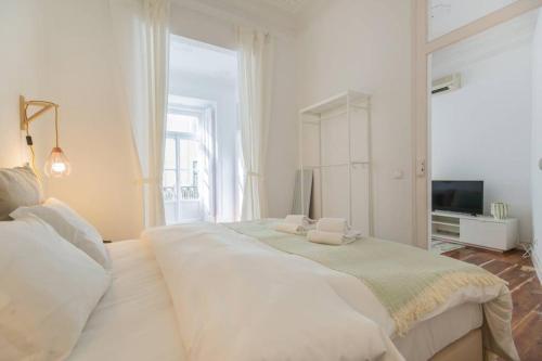 135 A - Stay in Tranquil Flat in Alfama near Sé and Castle