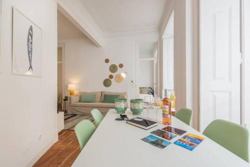 135 A - Stay in Tranquil Flat in Alfama near Sé and Castle