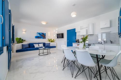 Η κουζίνα ή μικρή κουζίνα στο Kyklos Villas - luxury villas with private pool