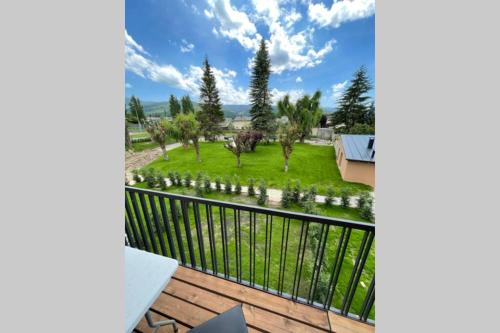 Κήπος έξω από το new construction penthouse with pool and wifi