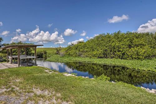 Gallery image of Quaint Okeechobee House with On-Site Lake! in Okeechobee