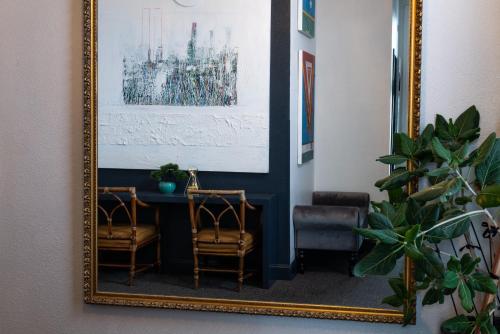 The Metro Hotel Image