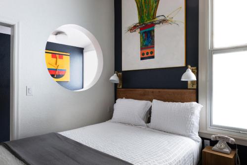 The Metro Hotel Image