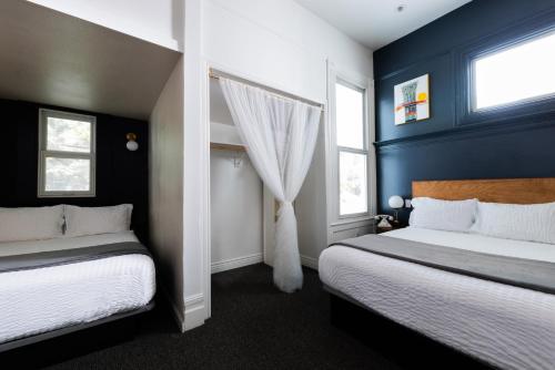 The Metro Hotel Image