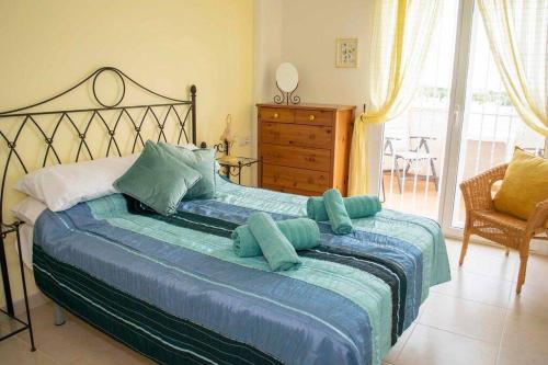 Posteľ alebo postele v izbe v ubytovaní 2 Bed Penthouse with large solarium and sea views
