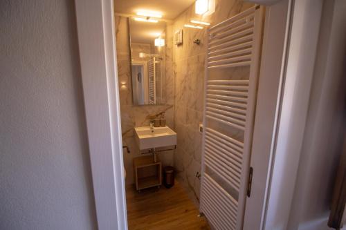Un baño de Il borgo Casteldelci