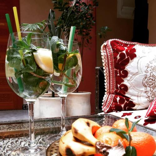 Minuman di Riad Miral