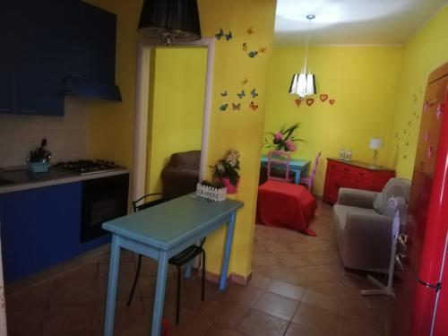 
A kitchen or kitchenette at Villa Marinella
