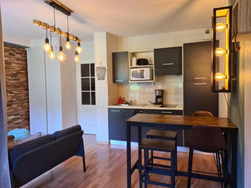 LES ORRES 1800 Appartement 4 p JACUZZI balnéo privé Vue piste piscine résidence