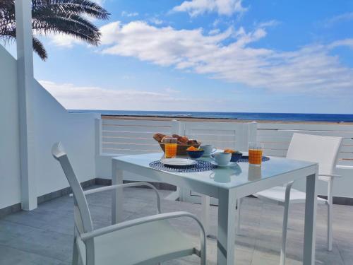 Imagen de la galería de Luxury Apartment On The Beach, en Playa Honda