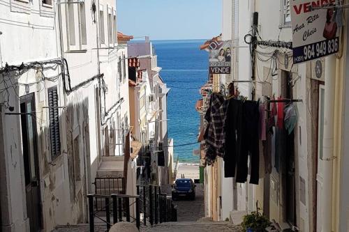 Sesimbra - Casa na Praia (Reg.97616/AL)