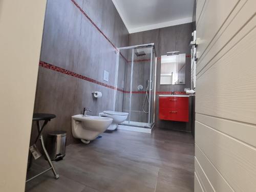 Kúpeľňa v ubytovaní BARBAJA SUITES IN STREET TOLEDO 205