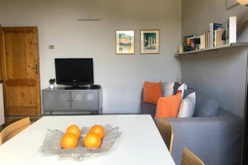Sunny top floor in San Frediano