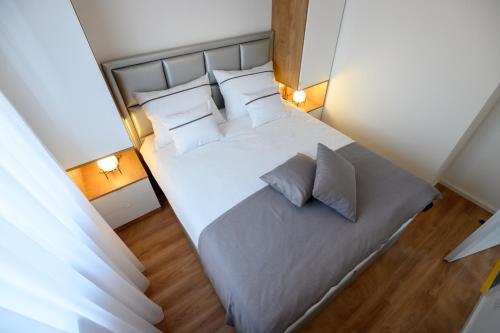 Luxury Apartments Leonika