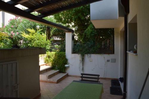 Ein Garten an der Unterkunft Monolocale Samira