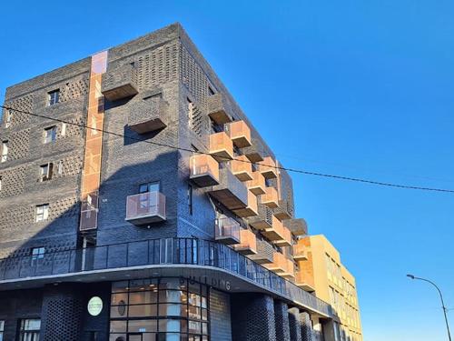 Gallery image of Maboneng City Building Free WiFi and Swimming pool in Johannesburg
