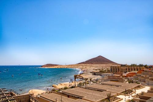 Alquilaencanarias- Medano spectacular terrace and sea views B