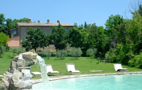 La alberca dentro o cerca de Agriturismo Paradiso41