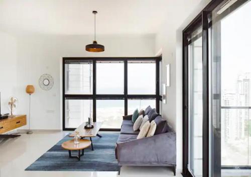 Χώρος καθιστικού στο O&O Group- Special Apartment Sea View Luxury Tower