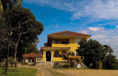 Το κτήριο όπου στεγάζεται  το bed & breakfast