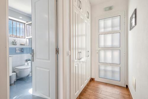 Kúpeľňa v ubytovaní ARGUINEGUIN, BUNGALOWS LOS CANARIOS
