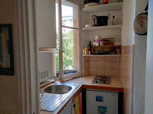 Nice and basic flat located in Paris Montparnasse