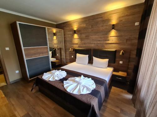 מיטה או מיטות בחדר ב-MitProt Panorama Bay 2 luks apartment ap.73