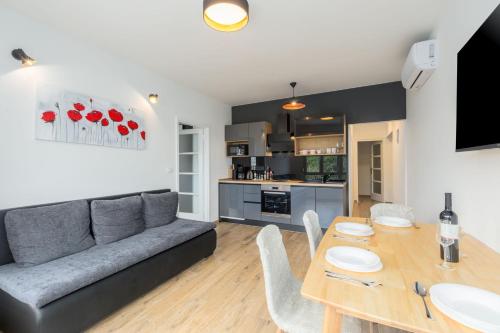 Sylvia Center Apartment
